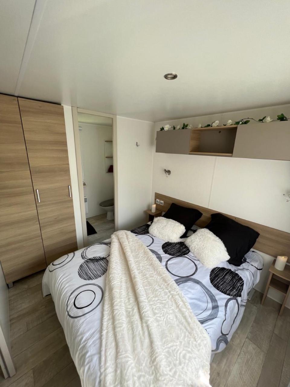 Mobil-Home 4 Etoiles Avec Piscine Proche De Blois Onzain Ngoại thất bức ảnh