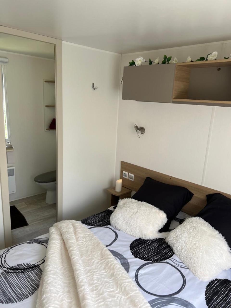 Mobil-Home 4 Etoiles Avec Piscine Proche De Blois Onzain Ngoại thất bức ảnh